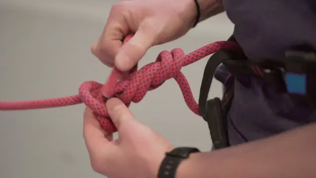 Tying In With a Figure 8 Knot - The Ultimate Guide To Belaying