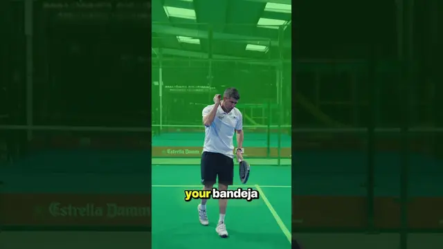 Tip for your padel bandeja!