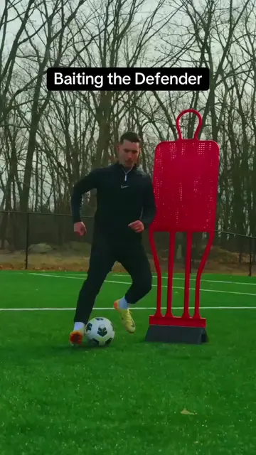 Bellingham's Signature Turn: Mastering Soccer Skills | TikTok