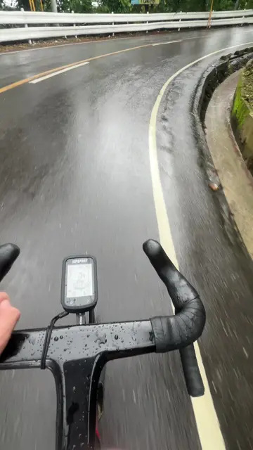 Cycling in the Rain: Tips for Wet-Weather Rides