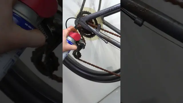 How to Free Up a Rusty, Frozen Bike Chain!