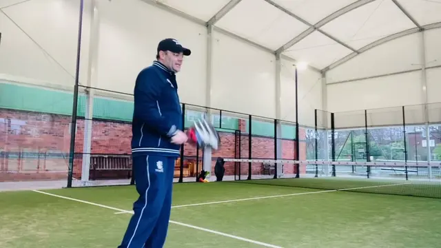 Padel demonstration return of serve