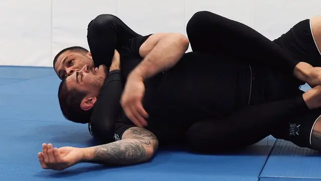 Straight Jacket to Rear Naked Choke - Andre Galvao