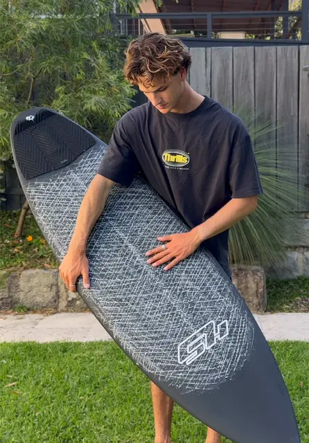 How to Wax a Surfboard in 30 Seconds: Expert Tips