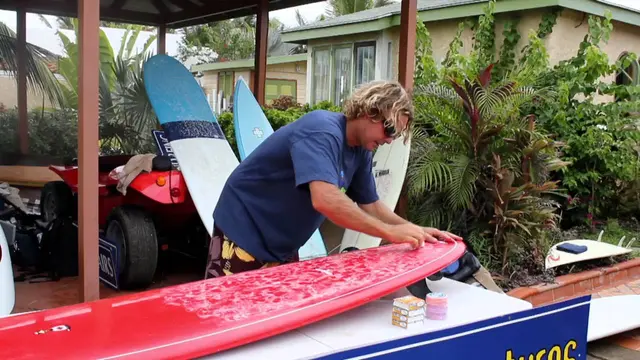 How to wax a surfboard