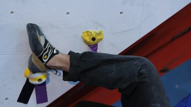 How to Use Heel & Toe Hooks | Rock Climbing