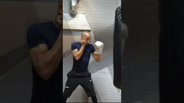 HOW TO FIX the rear Arm flare When THROWING THE JAB #shorts #boxingtraining