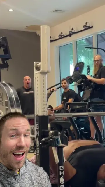 Her bench press surprised @Mitchell Hooper #stitch @chealsea ...
