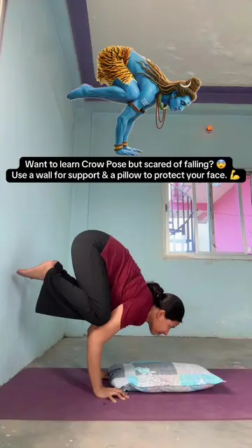 Want to Learn Crow Pose but Scared of Falling? 🐦✨Don’t let fear stop you! 💛Use a wall for support and place a pillow in front to protect your face while practicing. This beginner