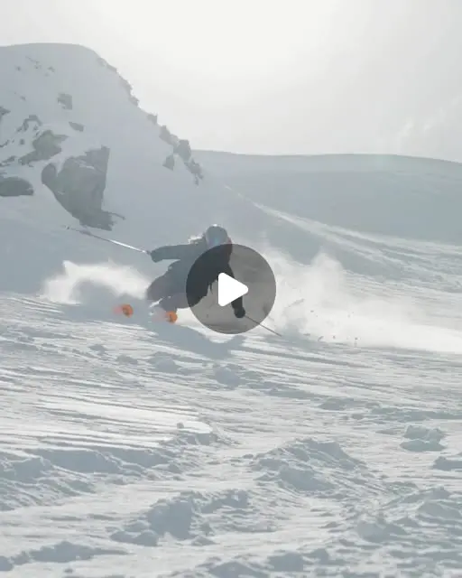 Skiing powder