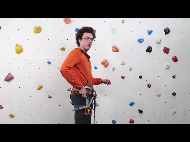 Instruction Lead Climbing 3 - Clipping Quickdraws