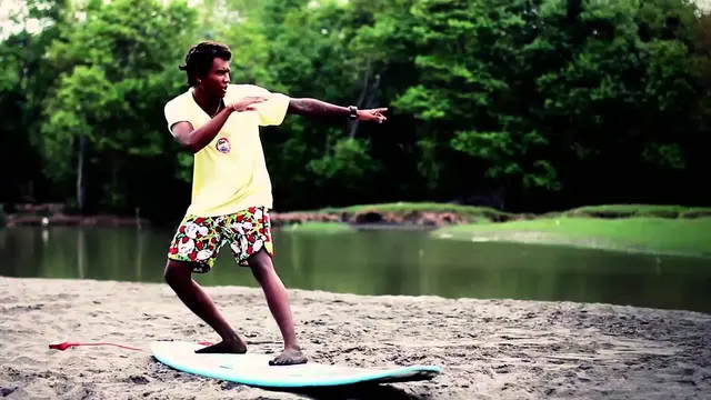 The Chillhouse - How to surf - 6. Riding a green wave