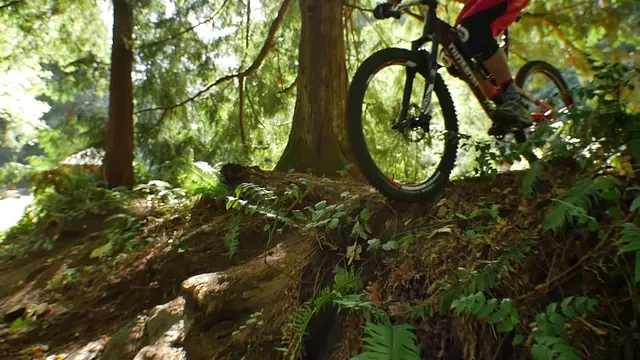 How to Turn After A Steep Descent | Mountain bike skills with Simon Lawton from Fluidride