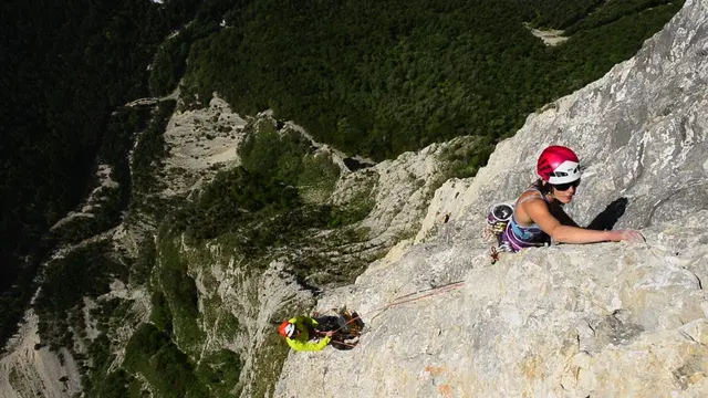 How to belay the leader with a REVERSO - Belaying techniques