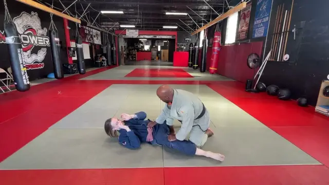Breaking the closed guard