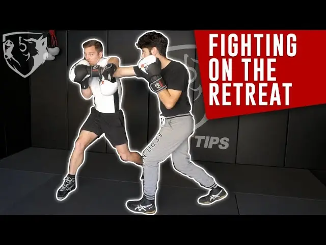 Punching While Moving Backwards: 5 Boxing Footwork Patterns