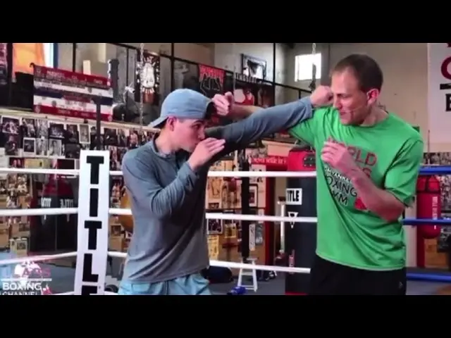 Southpaw vs Orthodox! When your opponent counters your jab with a lead hook, do this! #boxing #howto