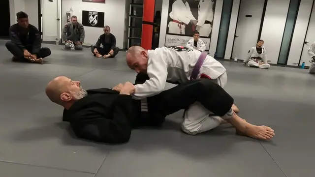 Breaking your opponent's posture down - Open Guard