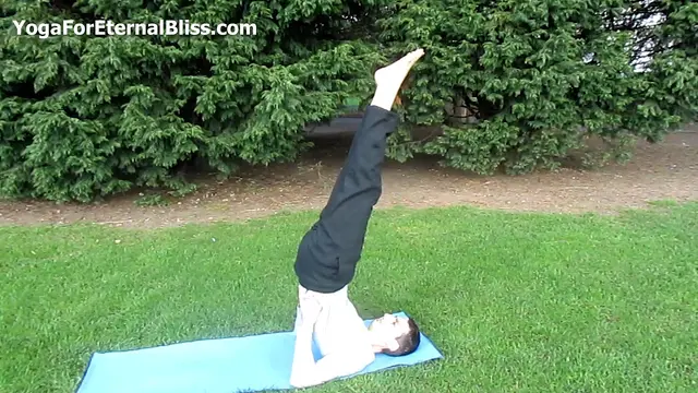 Hatha Yoga Poses - How to Make Shoulderstand (Sarvangasana)