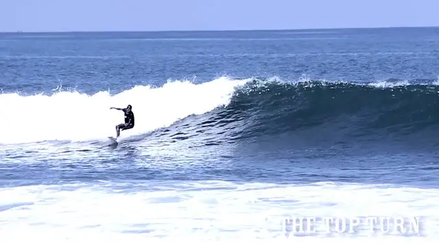 The Chillhouse - How to surf - 7. Bottom and top turns