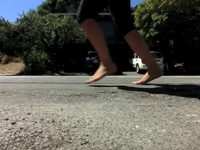 Secrets of A Healthy Running Footstrike and Toe-Off (slow motion)